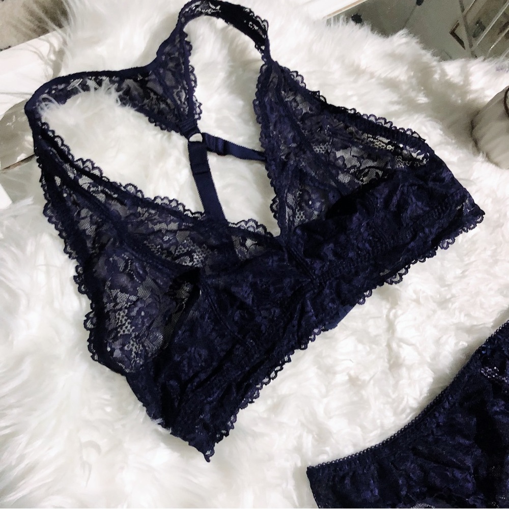 Savage X Fenty Navy Blue Lace 2 Piece Panties and Bralette Set with No Wiring - Picture 5 of 11